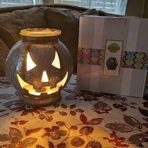 Scentsy Jack-O'-Lantern Warmer - Silver